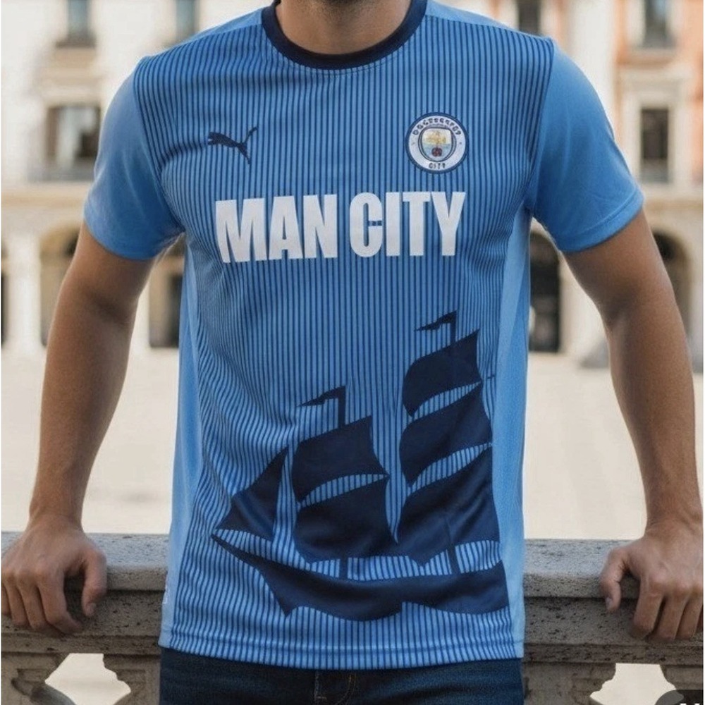 Manchester City FC Soccer Jersey Men's Size Light Blue Ship Graphic Medium